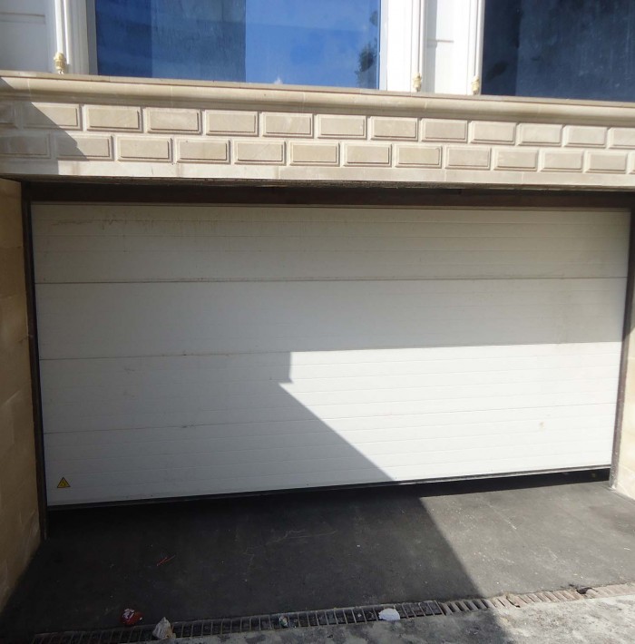 Avtomatik qaraj qapıları